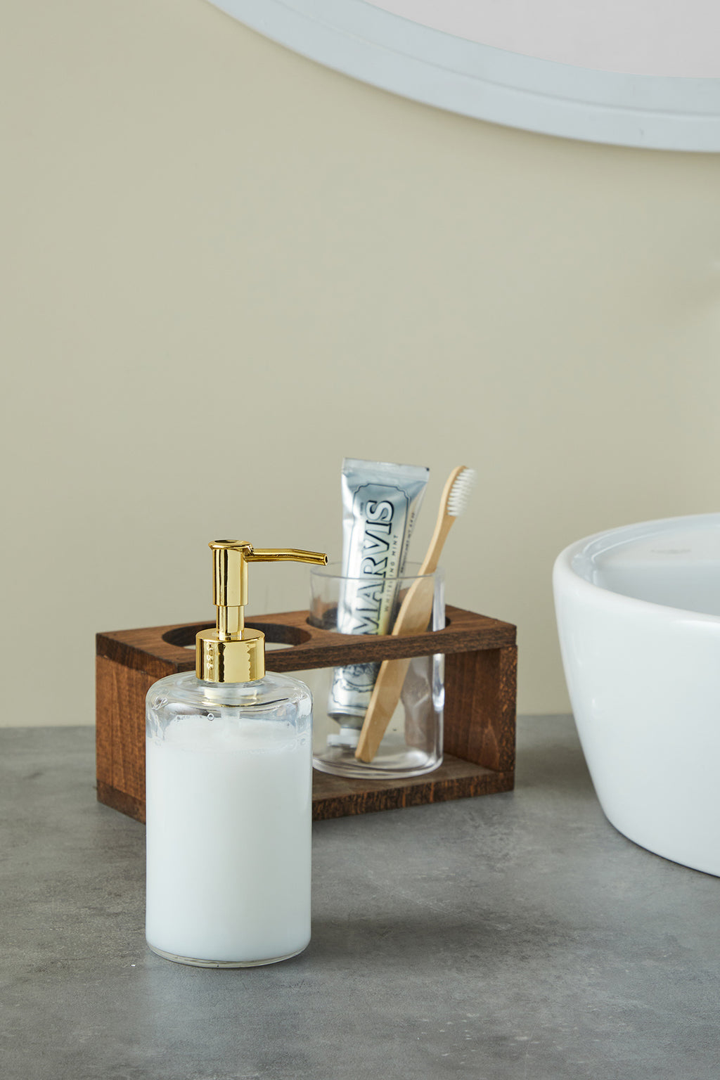 Pure Model Ahşap Stantlı Cam Sıvı Sabunluk ve Diş Fırçalık Banyo Seti